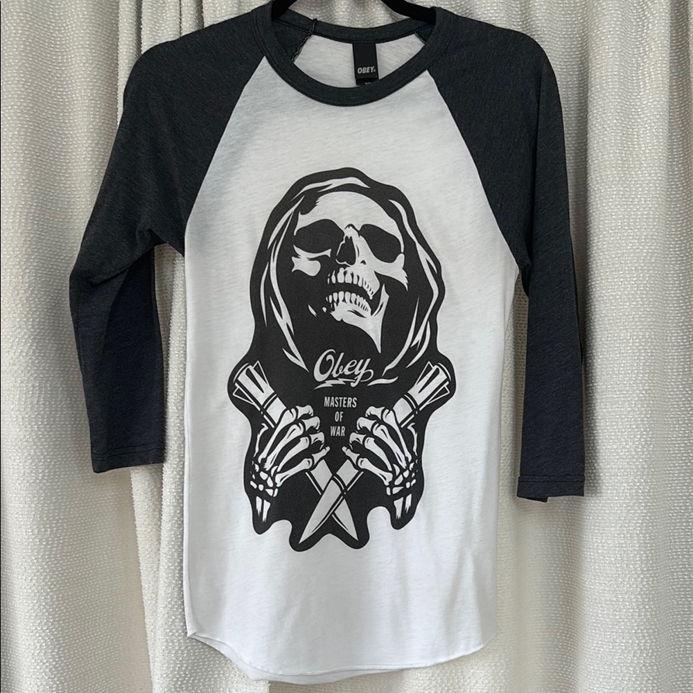 Obey women’s Raglan Shirt - Black/grey & white size XS